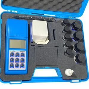 Hanna Instruments HI 98703 Portable Turbidimeter Case Accessories Working